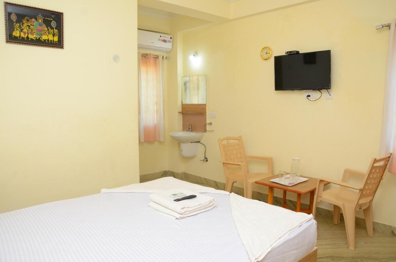 Hari Iyer Residency Hotel Tiruchchendūr Екстериор снимка