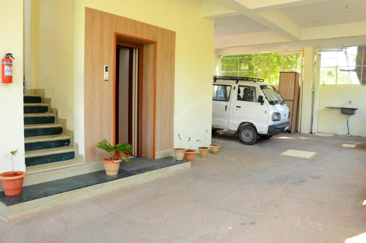 Hari Iyer Residency Hotel Tiruchchendūr Екстериор снимка